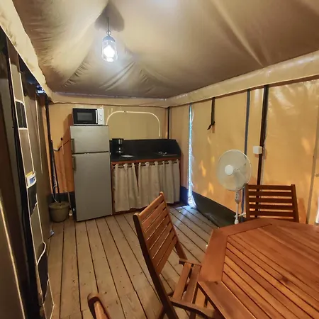Porte Des Alpilles By M.a Destination Glamping Lüks kamp alanı *